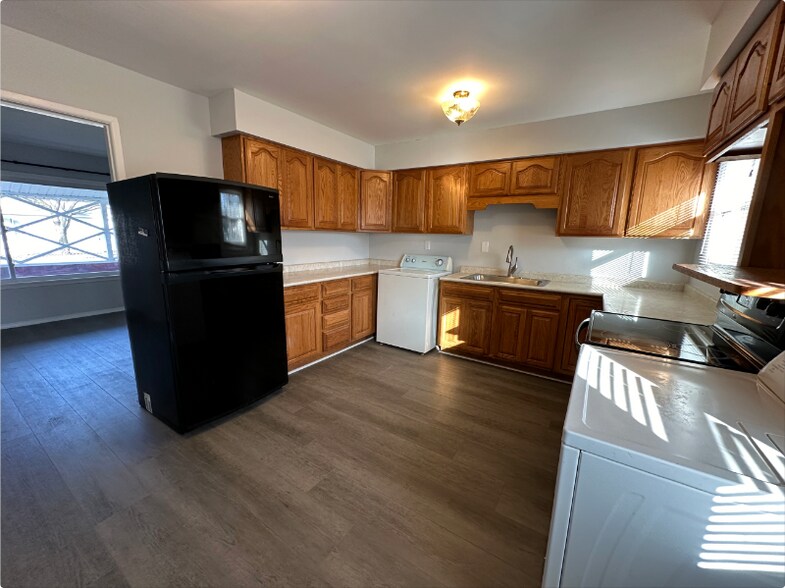 Building Photo - 3009 Greenbelt Dr