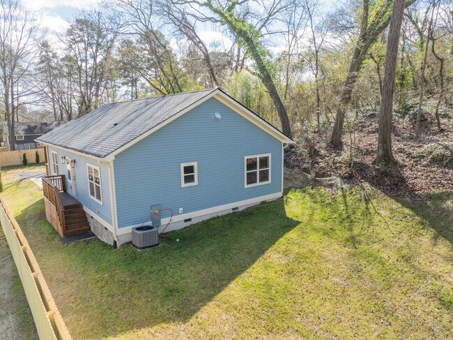 Building Photo - 719 Donaldson Rd