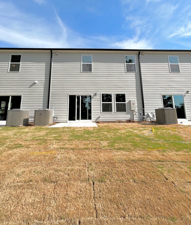 Building Photo - 1635 Villageside Ct