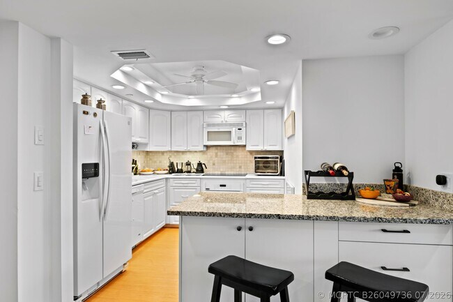 Building Photo - 4201 N Ocean Blvd