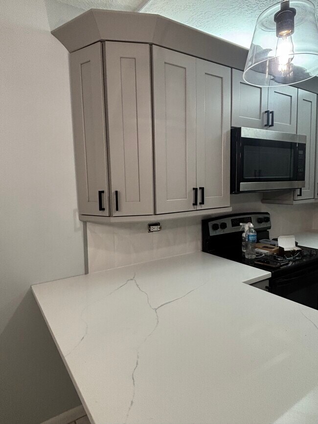 Building Photo - 1116 11th Ln