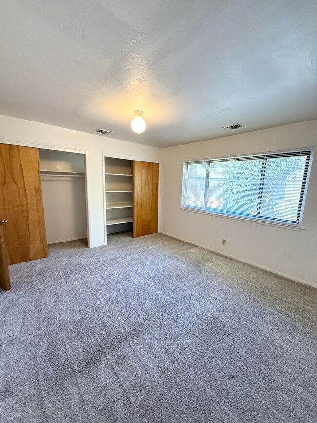 Building Photo - 4 Bedroom, 2 Bath River Park Home – Cul-de-Sac Location | Sacramento, CA