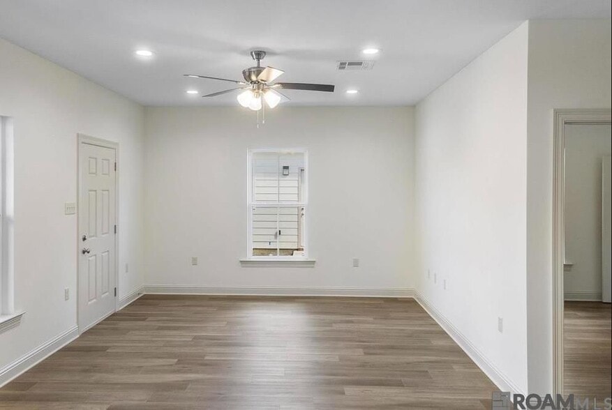 Building Photo - 6908 Goya Ave