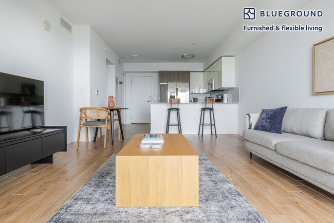 Building Photo - 1501 SW 37th Ave
