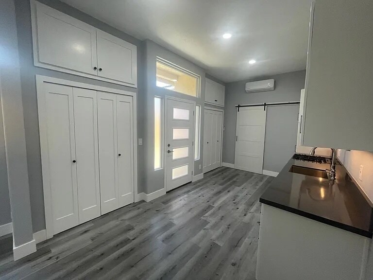Building Photo - 6218 Cowles Mountain Blvd
