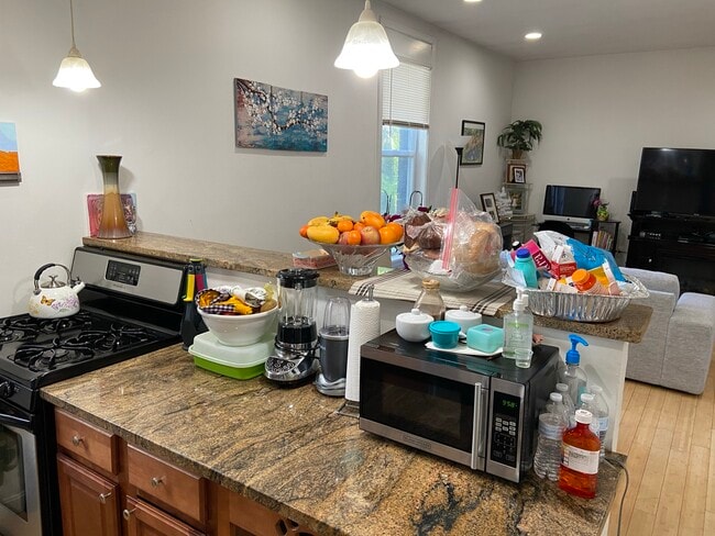 Building Photo - 40 Newton St