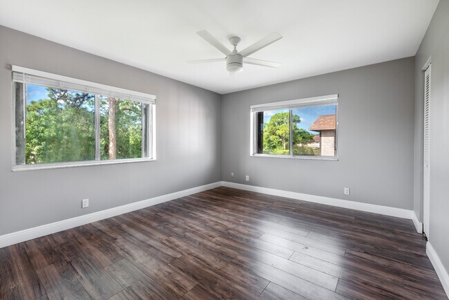 Building Photo - 2140 Sherwood Forest Blvd