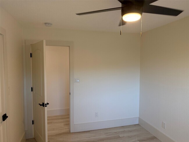 Building Photo - 6026 Willowbend Blvd