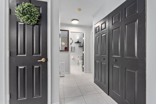 Building Photo - 2186 SE Wild Meadow Cir