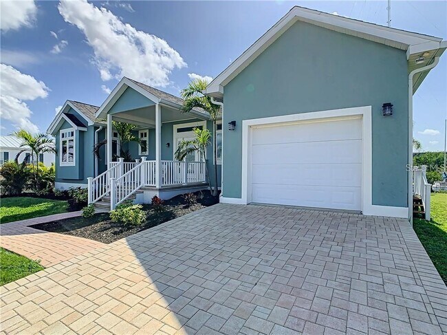 Building Photo - 631 Tahiti Ct