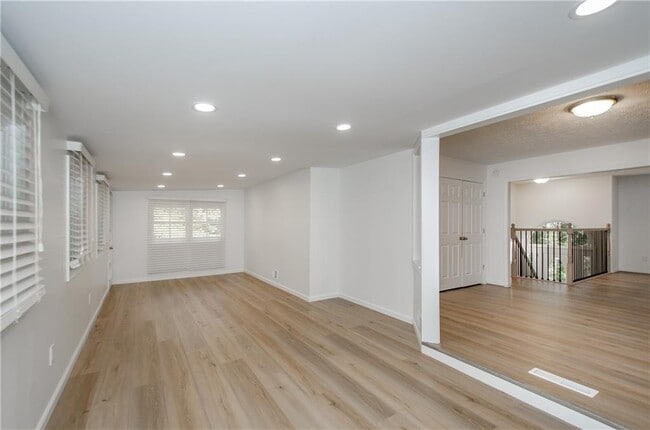 Building Photo - 2470 Cambridge Hills Rd