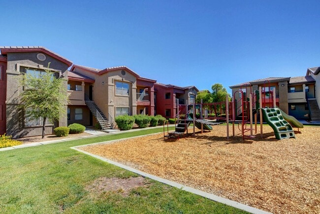 Building Photo - Downstairs 1 Bedroom Unit in Gated Community - S.W.