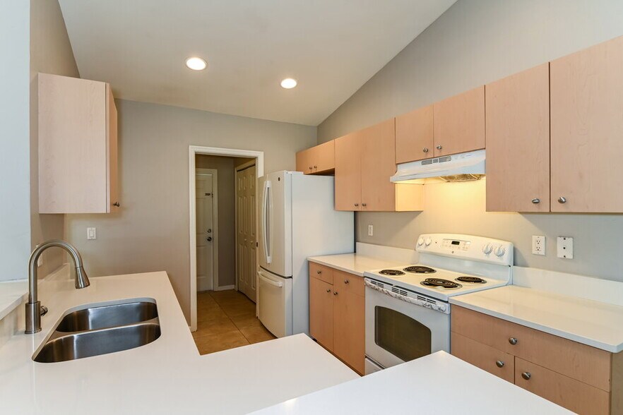 Building Photo - 4744 29th St SW