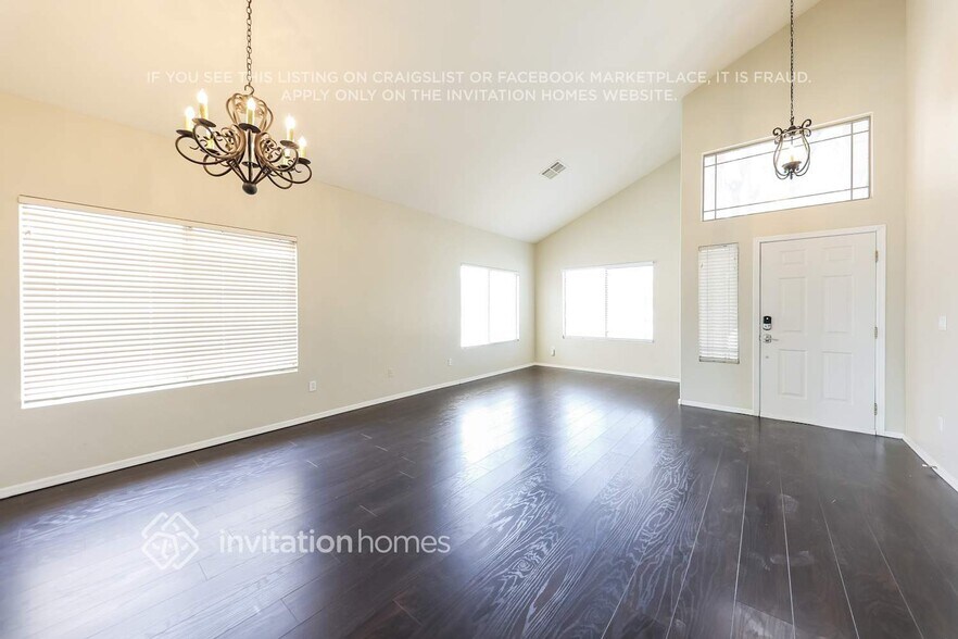 Building Photo - 7447 W Trails Dr