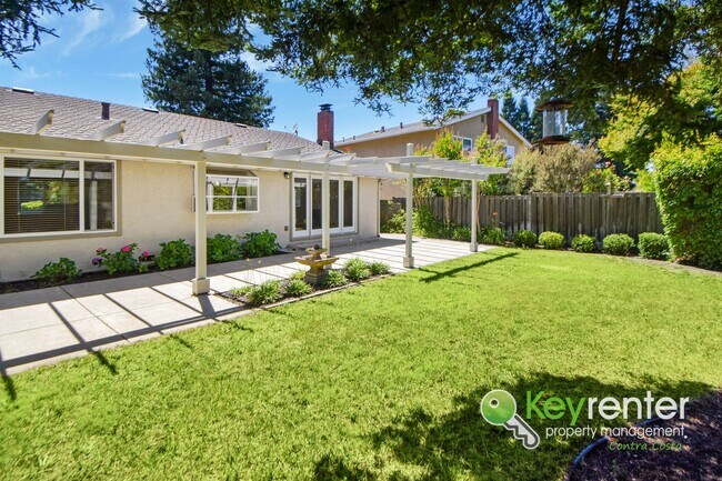 Building Photo - Beautiful 4 Bed / 3 Bath Bollinger Hills Home with Gorgeous Remodeled Kitchen!
