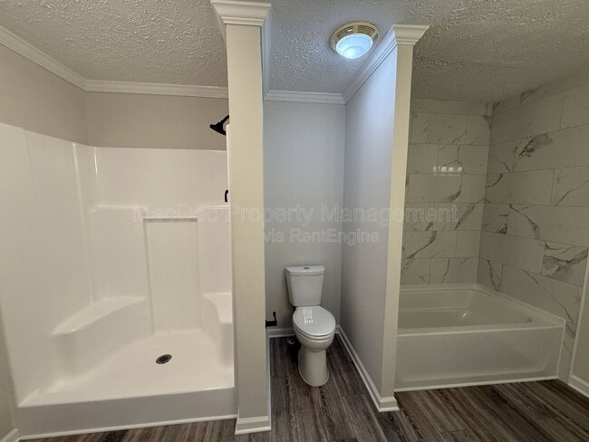 Building Photo - 10504 Benchmark Rd