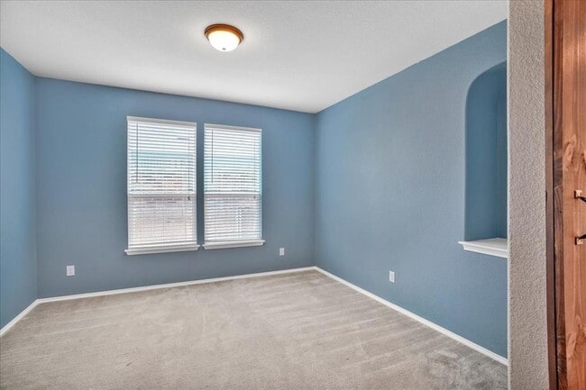 Building Photo - 1705 Uhland Dr