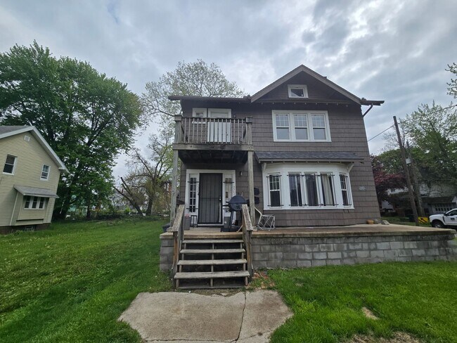 Primary Photo - 3302-3304 Parkwood