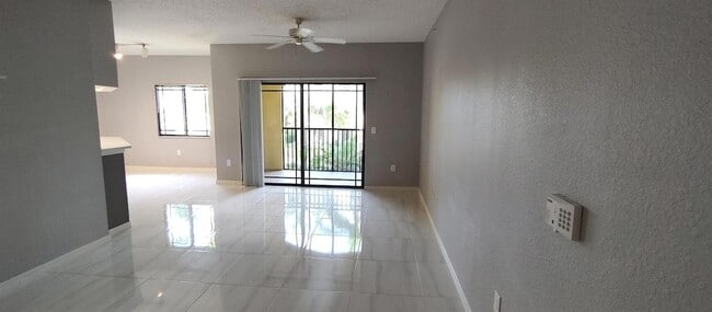 Building Photo - 3019 Alcazar Pl
