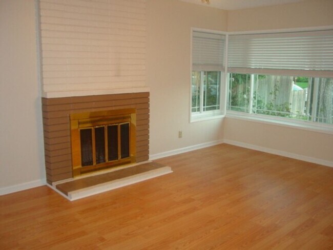 Building Photo - Coming Soon!   Nice 3 bedroom 2 bath home in Rancho Cordova