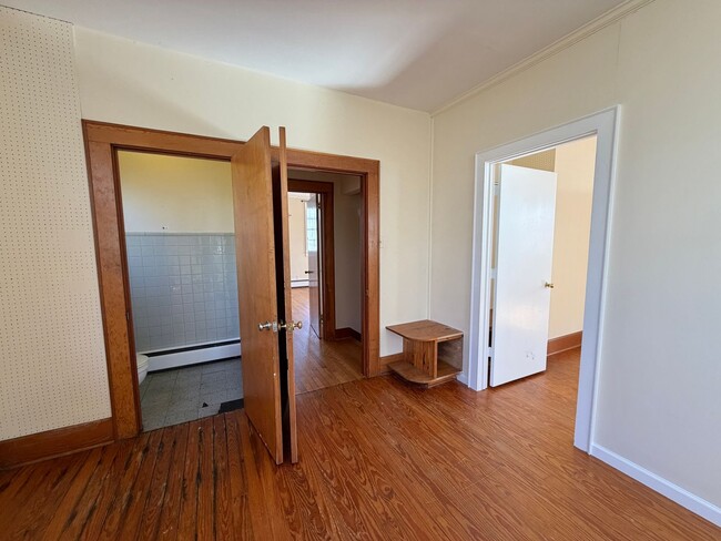 Building Photo - Mitchell College Historic District - 3BR / 4BA