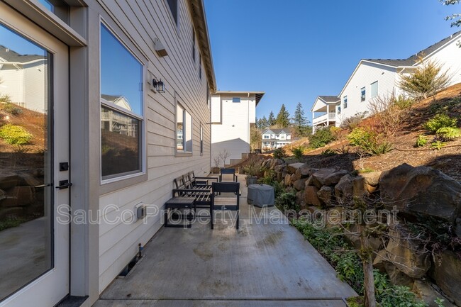 Building Photo - 35471 Portland View Dr