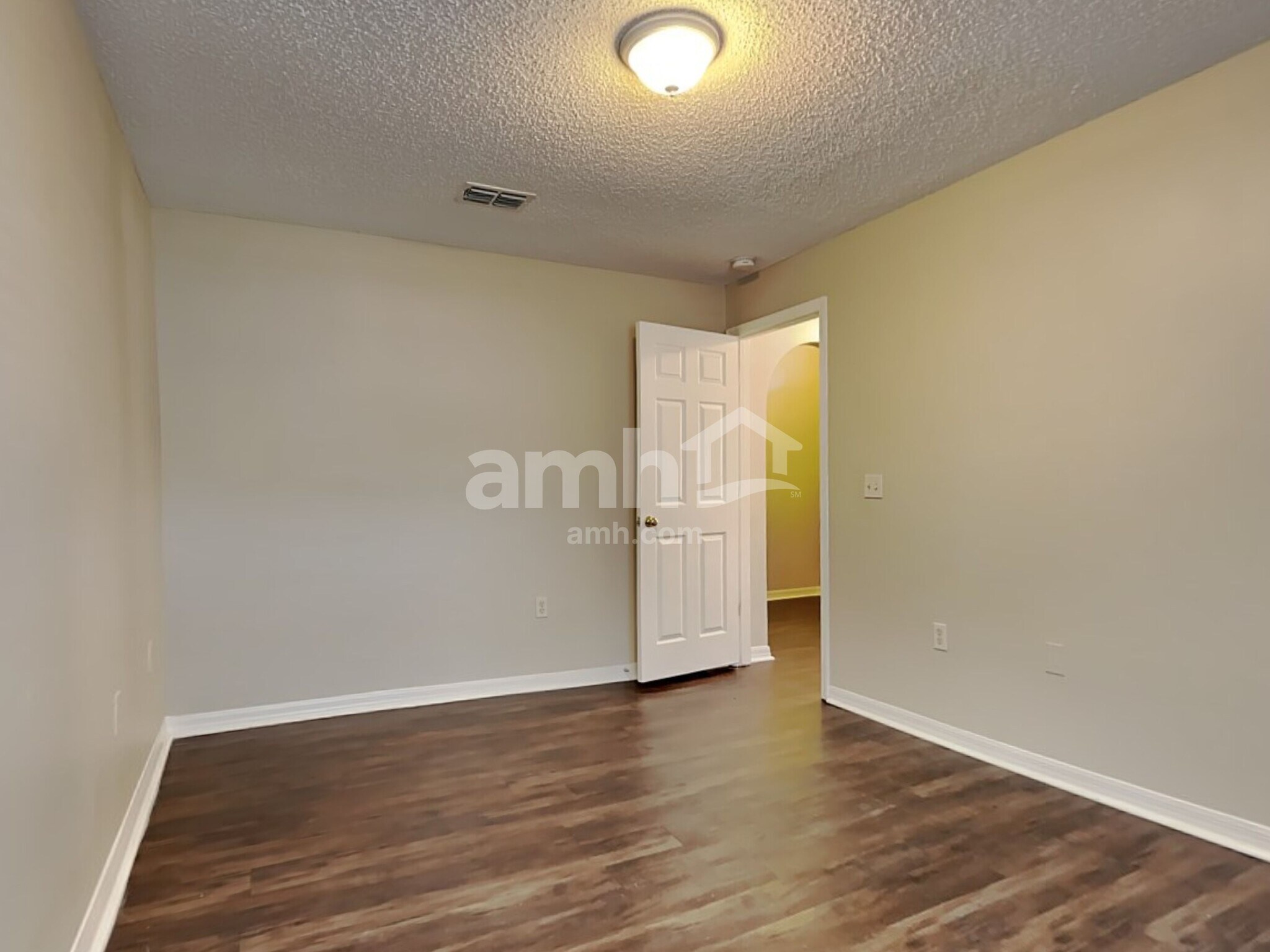 Building Photo - 4045 Half Moon Cir