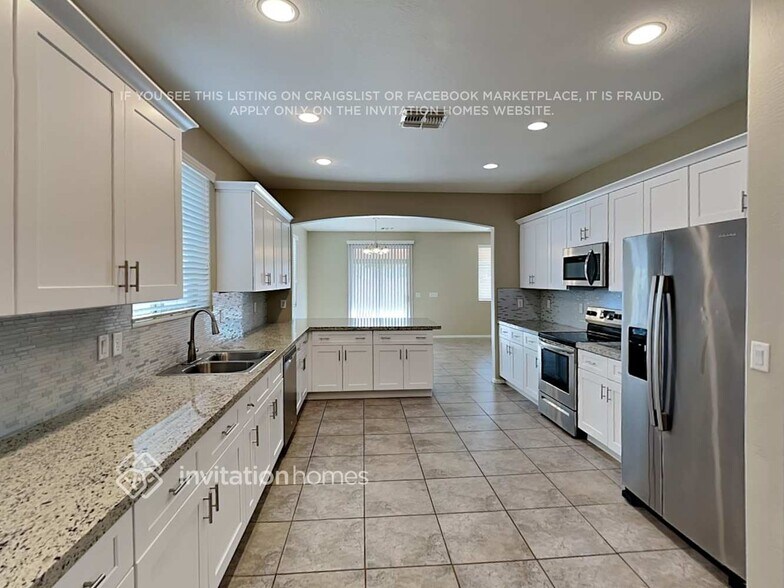Building Photo - 274 S 174th Dr