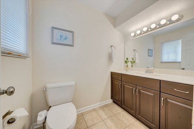 Building Photo - Comfort & Convenience in the Heart of Blacksburg