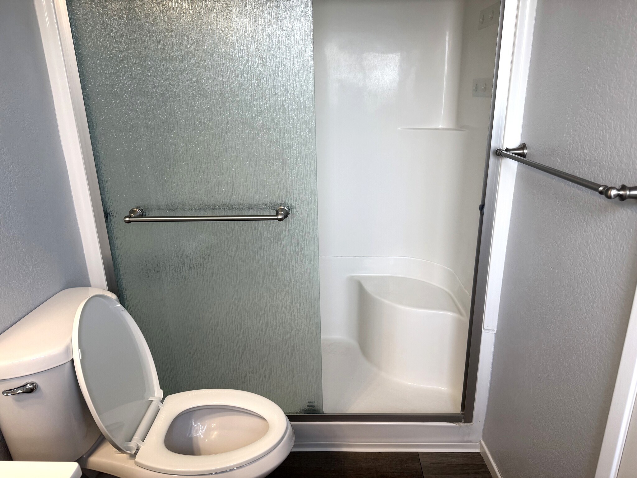 Building Photo - 10885 Walnut St