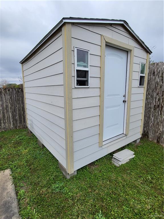Building Photo - 2139 Gary Ln