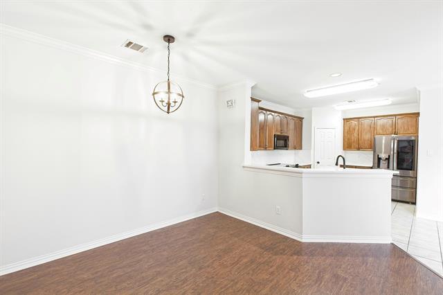 Building Photo - 17007 Vinland Dr