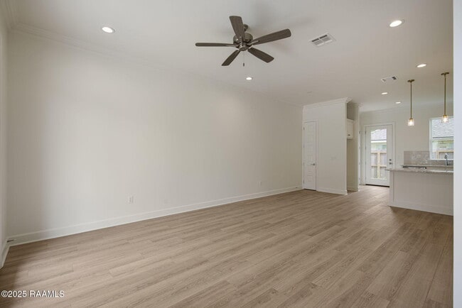 Building Photo - 1510 Kaliste Saloom Rd