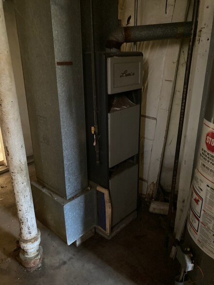 Building Photo - 3748 Vermont St