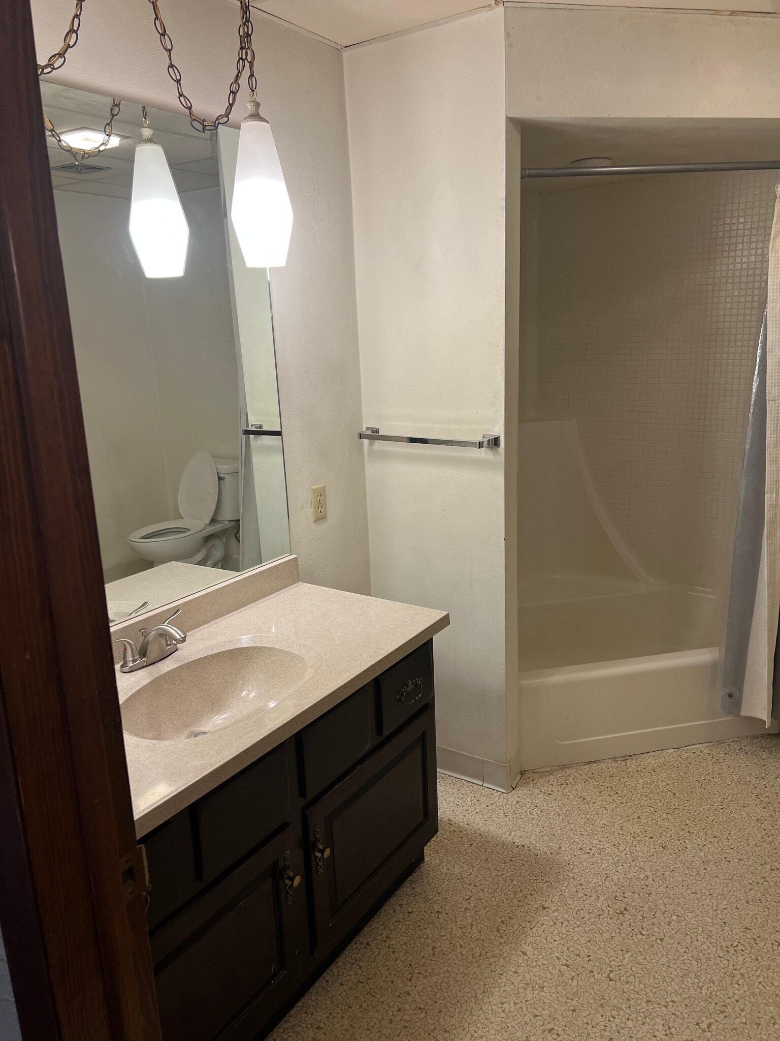 Building Photo - 2526 Rebecca Ct W