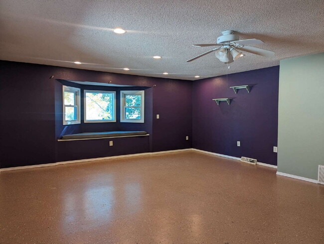 Building Photo - Great ranch home in the heart of Longmont!