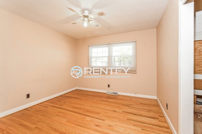 Building Photo - 260 Stewart Rd SE