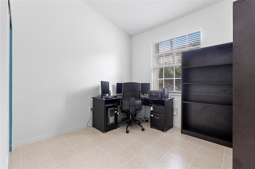 Building Photo - 5385 NW 124th Way
