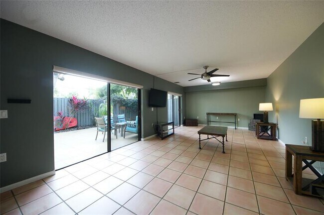 Building Photo - 1700 Embassy Dr