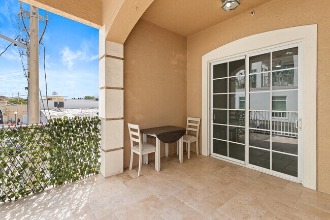 Building Photo - 47 SW Osceola St