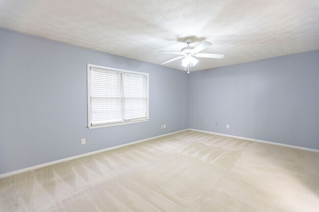 Building Photo - 2bd Townhome in the Heart of Tucker