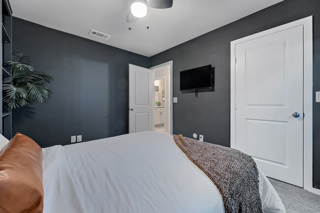 Building Photo - 7417 31st St