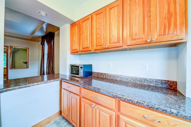 Building Photo - Stunning 3 bedroom home in Bon Air availab...