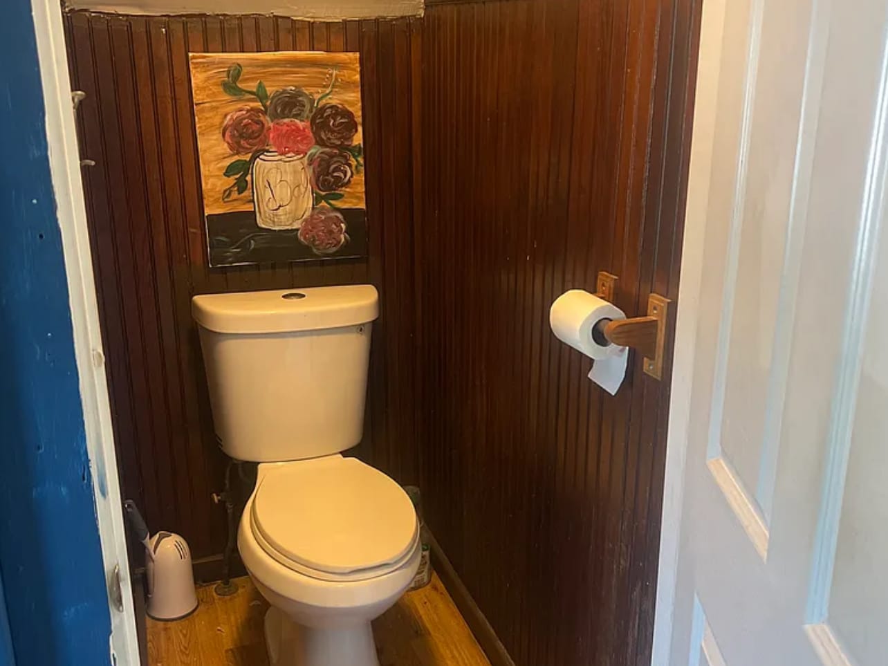 Shared Toilet - 44 E Bacon St