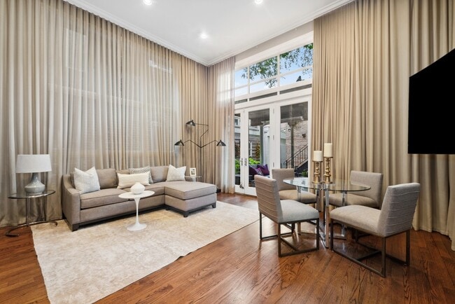 Building Photo - 1925 N Bissell St