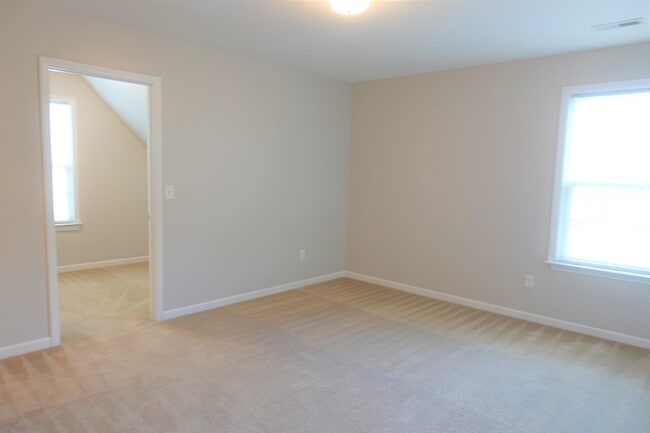 Building Photo - 1002 Whirlaway Cir