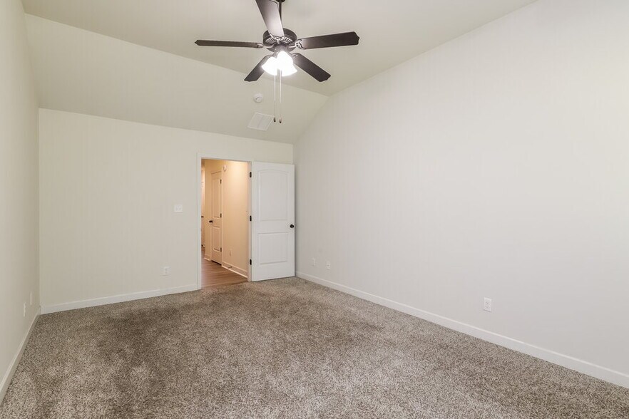 Building Photo - 1451 Switzer Dr