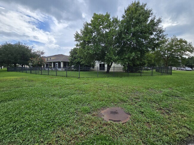 Building Photo - 405 Brooklet Cir