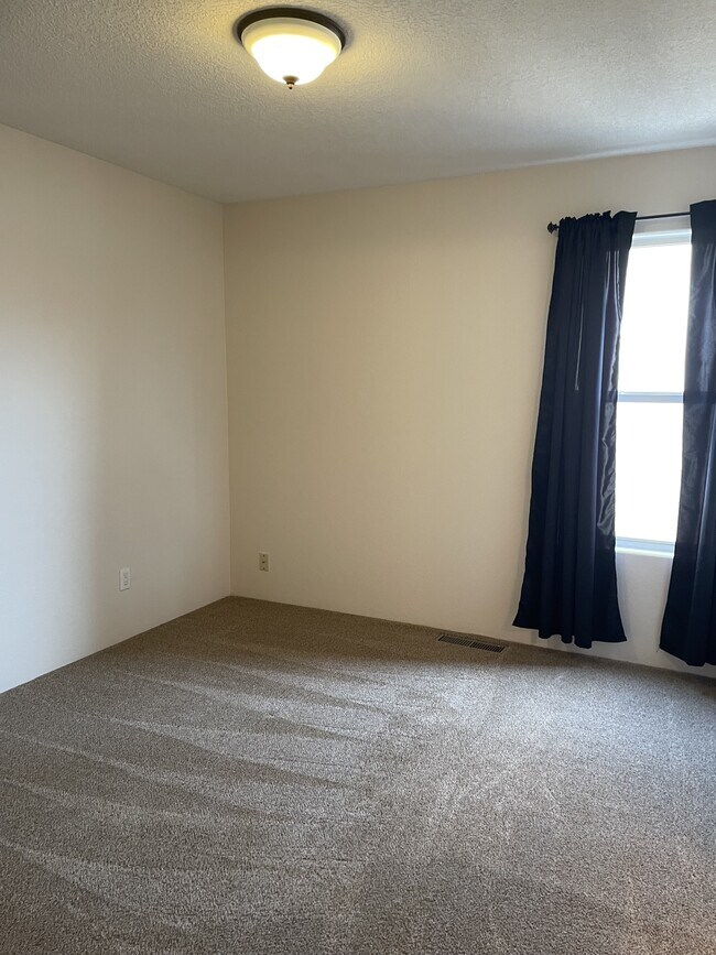 Building Photo - 7304 Via Contenta NE