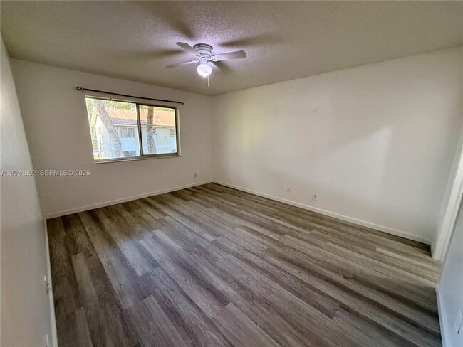 Building Photo - 110 Gardens Dr